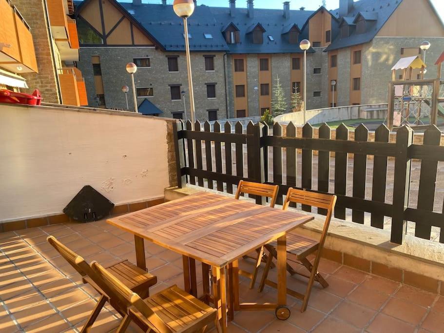 Precioso Apartamento En Zona Residencial Apartment Panticosa Exterior photo